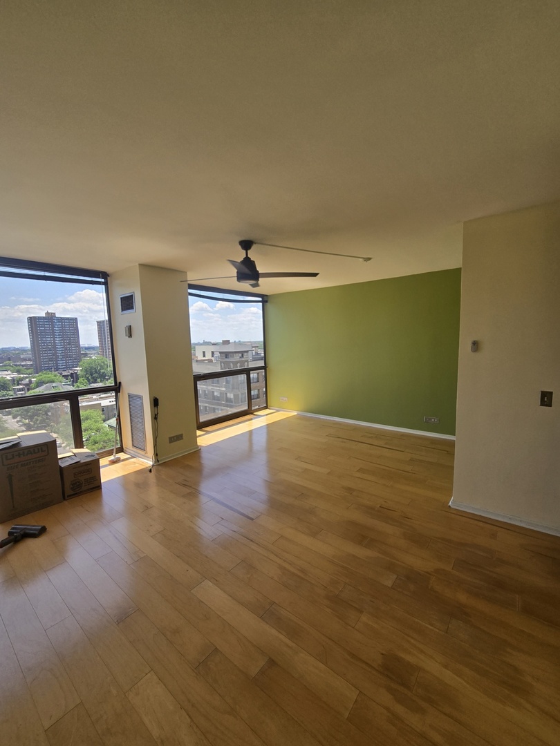 4343 N CLARENDON Avenue 1301