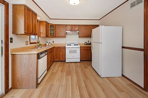 Tiny photo for 712 E Lincoln Street, Bloomington, IL 61701 (MLS # 12596535)