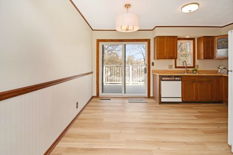 Tiny photo for 712 E Lincoln Street, Bloomington, IL 61701 (MLS # 12596535)