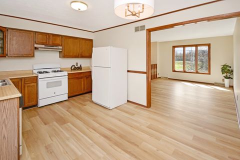 Tiny photo for 712 E Lincoln Street, Bloomington, IL 61701 (MLS # 12596535)