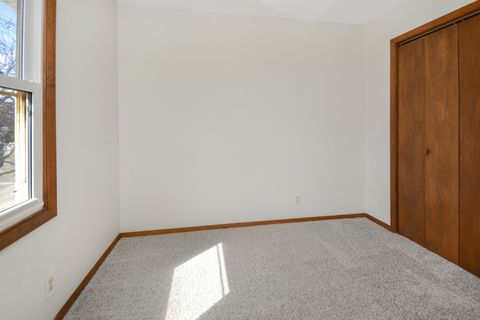 Tiny photo for 712 E Lincoln Street, Bloomington, IL 61701 (MLS # 12596535)