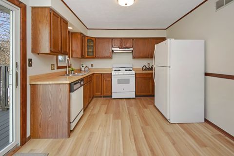 Tiny photo for 712 E Lincoln Street, Bloomington, IL 61701 (MLS # 12596535)