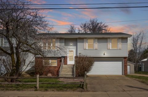 712 E Lincoln Street Bloomington IL 61701