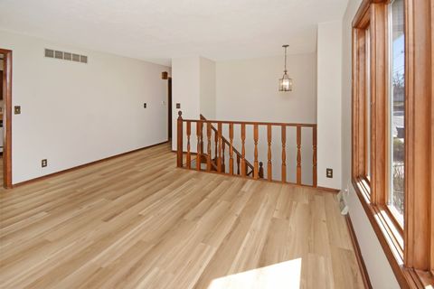 Tiny photo for 712 E Lincoln Street, Bloomington, IL 61701 (MLS # 12596535)