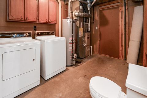 Tiny photo for 712 E Lincoln Street, Bloomington, IL 61701 (MLS # 12596535)