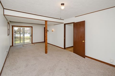 Tiny photo for 712 E Lincoln Street, Bloomington, IL 61701 (MLS # 12596535)