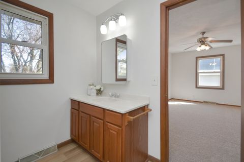 Tiny photo for 712 E Lincoln Street, Bloomington, IL 61701 (MLS # 12596535)