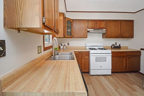 Tiny photo for 712 E Lincoln Street, Bloomington, IL 61701 (MLS # 12596535)