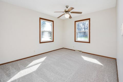 Tiny photo for 712 E Lincoln Street, Bloomington, IL 61701 (MLS # 12596535)