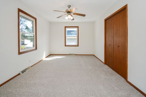 Tiny photo for 712 E Lincoln Street, Bloomington, IL 61701 (MLS # 12596535)