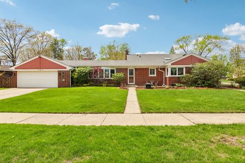 Photo of 245 Amherst Avenue, Des Plaines, IL 60016 (MLS # 12622557)
