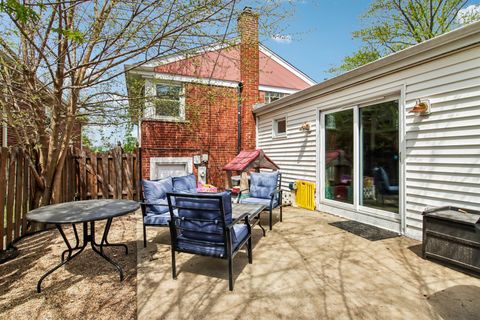 Tiny photo for 245 Amherst Avenue, Des Plaines, IL 60016 (MLS # 12622557)
