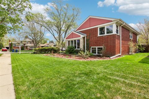 Tiny photo for 245 Amherst Avenue, Des Plaines, IL 60016 (MLS # 12622557)