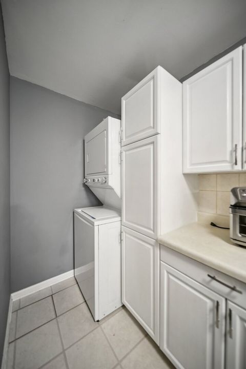 Tiny photo for 408 Farmingdale Circle #408, Vernon Hills, IL 60061 (MLS # 12532037)