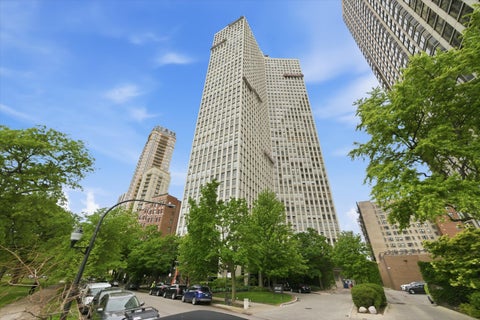 Photo of 2626 N Lakeview Avenue #3804, Chicago, IL 60614 (MLS # 12665867)