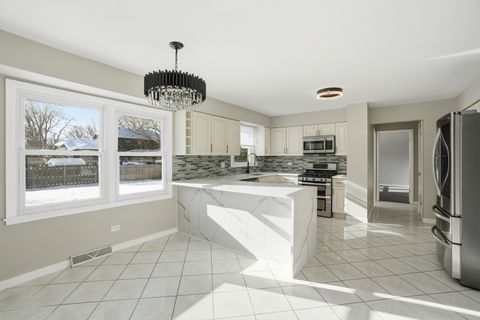 Tiny photo for 503 Roosevelt Drive, Libertyville, IL 60048 (MLS # 12530282)