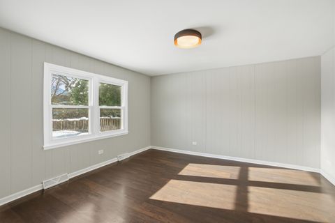 Tiny photo for 503 Roosevelt Drive, Libertyville, IL 60048 (MLS # 12530282)