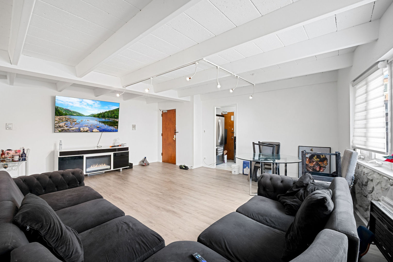 1960 W Hood Avenue 2C