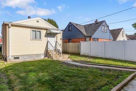 Tiny photo for 1528 N 39th Avenue, Stone Park, IL 60165 (MLS # 12469095)