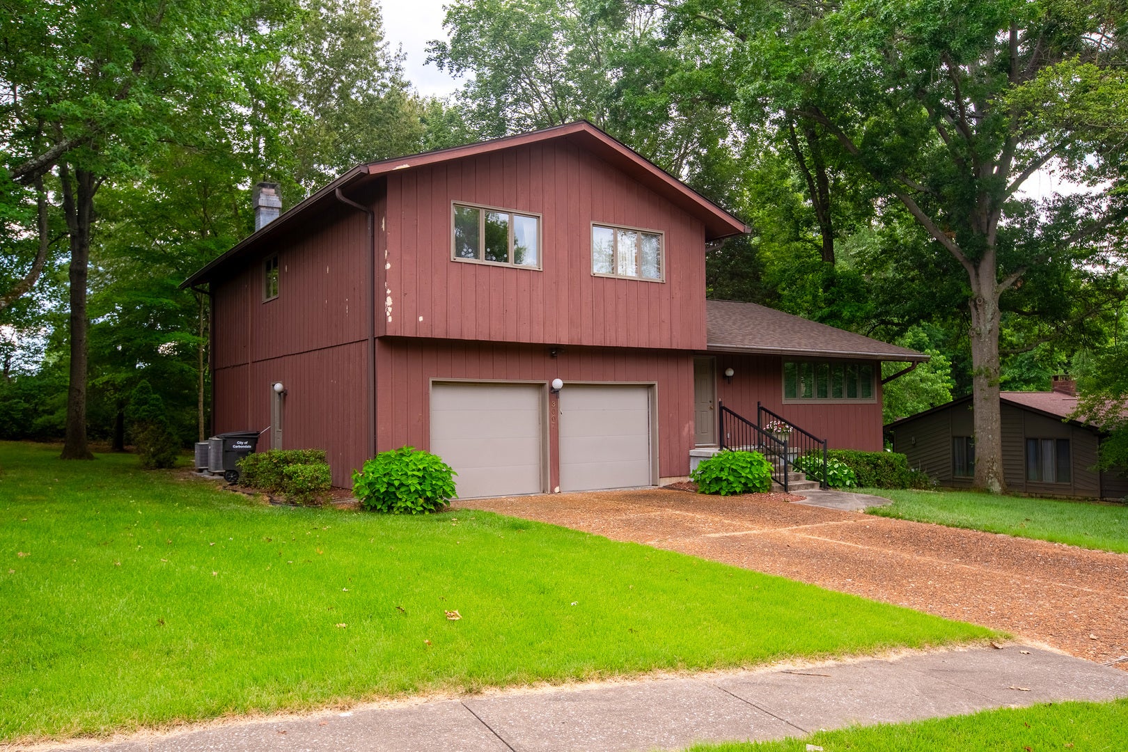 3007 W Kent Drive