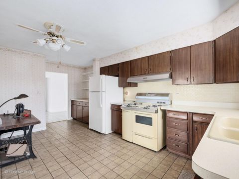 Tiny photo for 10809 Claridge Avenue, Westchester, IL 60154 (MLS # 12683528)