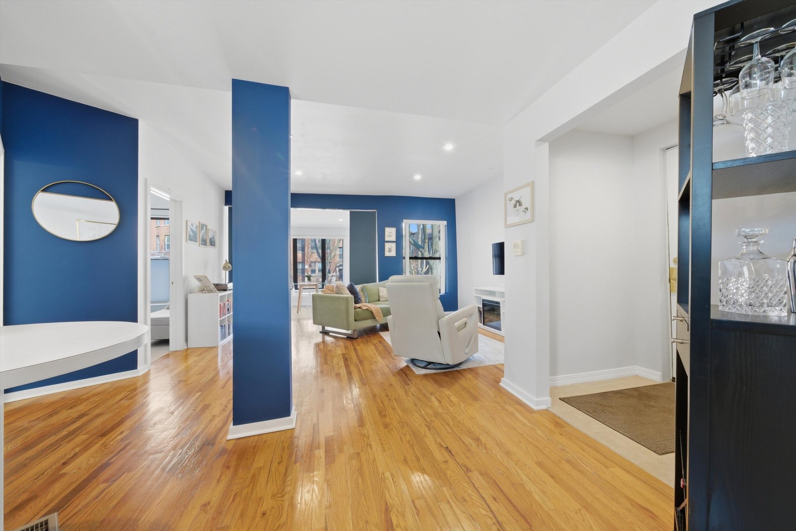 2737 W Leland Avenue 1W