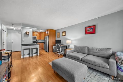 Tiny photo for 450 W Briar Place #3H, Chicago, IL 60657 (MLS # 12587317)