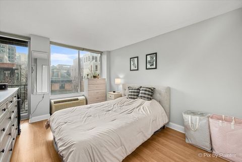 Tiny photo for 450 W Briar Place #3H, Chicago, IL 60657 (MLS # 12587317)