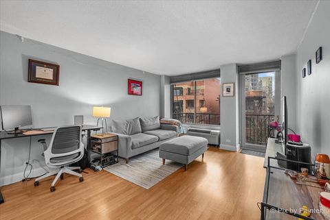 Tiny photo for 450 W Briar Place #3H, Chicago, IL 60657 (MLS # 12587317)
