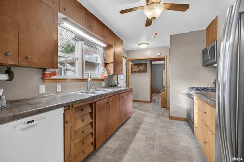 Tiny photo for 3546 FAIR Avenue, Davenport, IA 52806 (MLS # QC4267667)