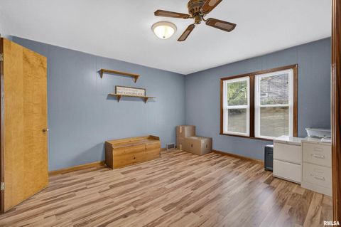 Tiny photo for 3546 FAIR Avenue, Davenport, IA 52806 (MLS # QC4267667)