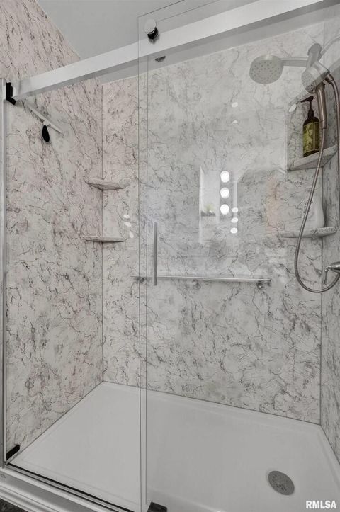 Tiny photo for 3546 FAIR Avenue, Davenport, IA 52806 (MLS # QC4267667)