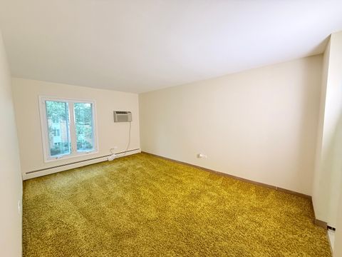 Tiny photo for 4250 Saratoga Avenue #L305, Downers Grove, IL 60515 (MLS # 12443402)