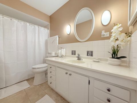 Tiny photo for 4250 Saratoga Avenue #L305, Downers Grove, IL 60515 (MLS # 12443402)