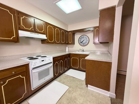 Tiny photo for 4250 Saratoga Avenue #L305, Downers Grove, IL 60515 (MLS # 12443402)