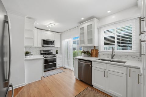 Tiny photo for 710 Bayside Court, Wheeling, IL 60090 (MLS # 12641098)