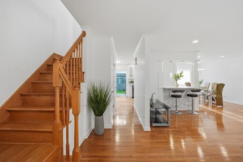 Tiny photo for 710 Bayside Court, Wheeling, IL 60090 (MLS # 12641098)
