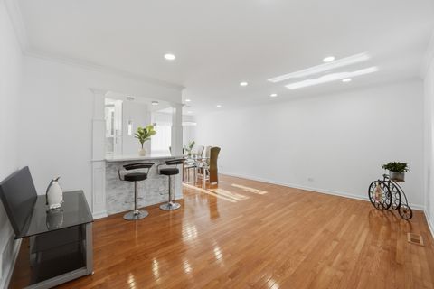 Tiny photo for 710 Bayside Court, Wheeling, IL 60090 (MLS # 12641098)