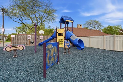 Tiny photo for 710 Bayside Court, Wheeling, IL 60090 (MLS # 12641098)