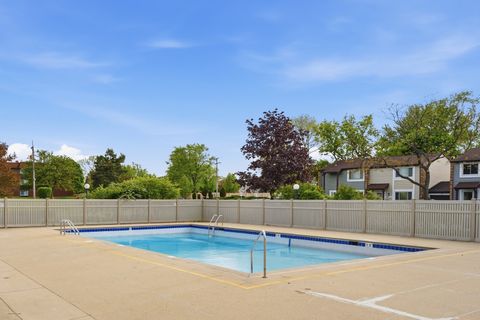 Tiny photo for 710 Bayside Court, Wheeling, IL 60090 (MLS # 12641098)