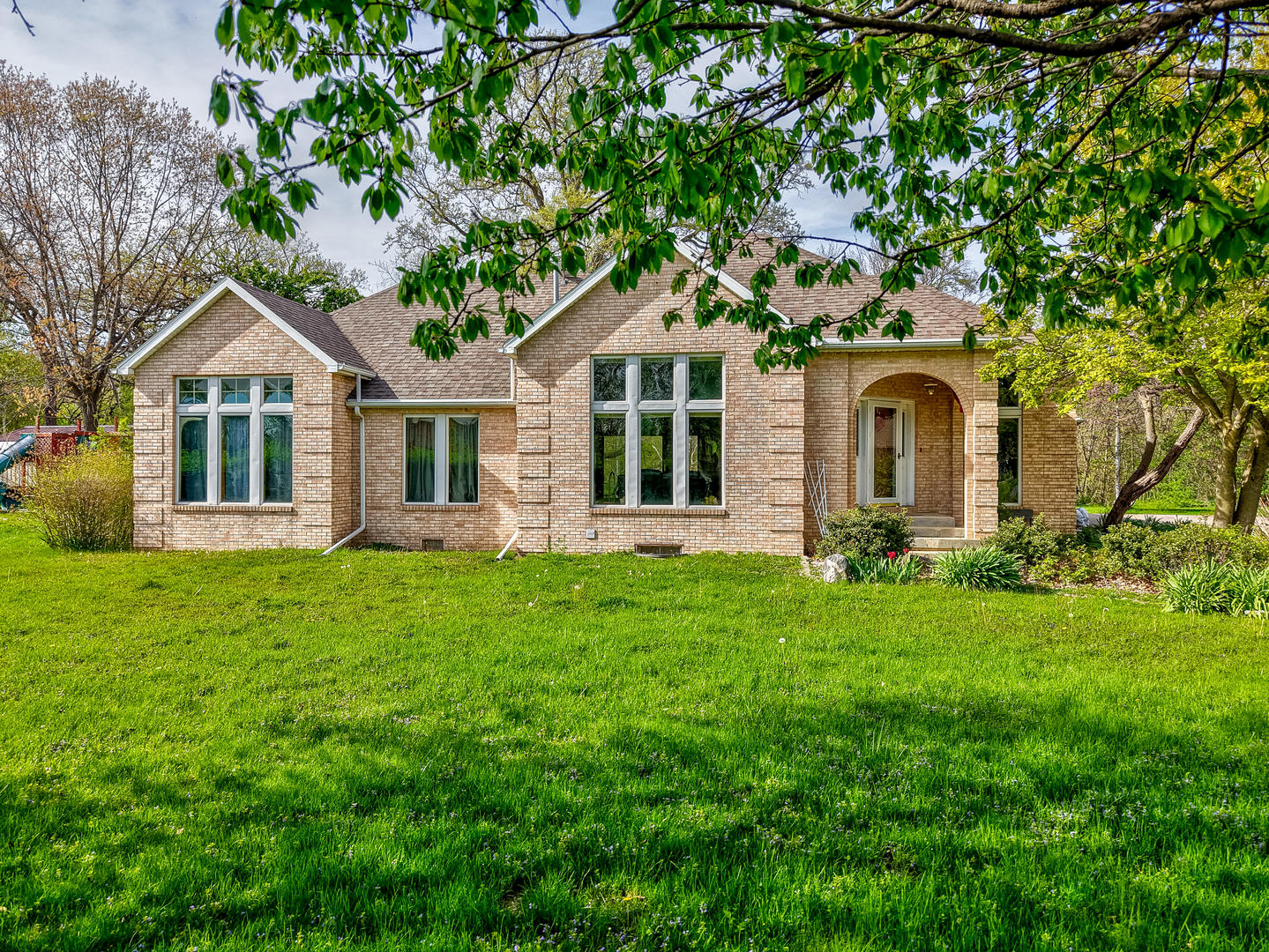 2925 E 1979th Road
