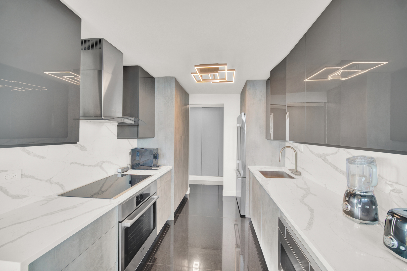 2626 N Lakeview Avenue 2703