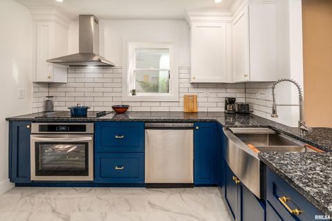 Tiny photo for 711 W ELM Street, Carbondale, IL 62901 (MLS # EB460263)