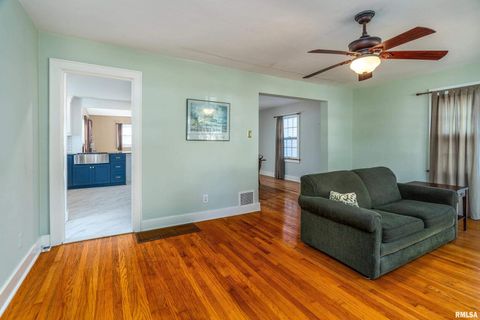 Tiny photo for 711 W ELM Street, Carbondale, IL 62901 (MLS # EB460263)