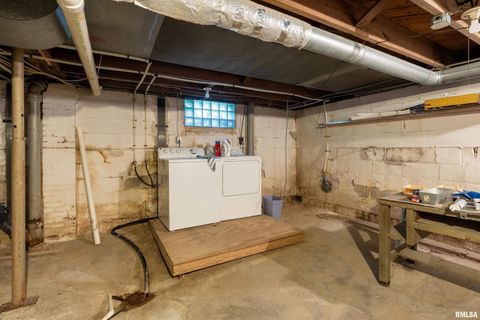 Tiny photo for 711 W ELM Street, Carbondale, IL 62901 (MLS # EB460263)