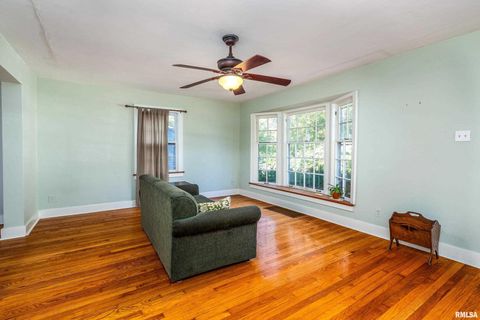 Tiny photo for 711 W ELM Street, Carbondale, IL 62901 (MLS # EB460263)