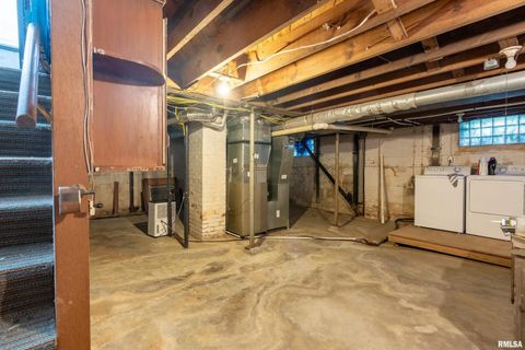 Tiny photo for 711 W ELM Street, Carbondale, IL 62901 (MLS # EB460263)