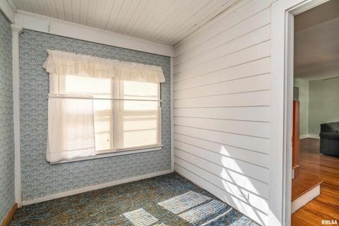 Tiny photo for 711 W ELM Street, Carbondale, IL 62901 (MLS # EB460263)