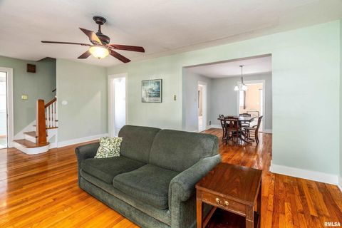 Tiny photo for 711 W ELM Street, Carbondale, IL 62901 (MLS # EB460263)