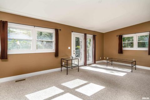 Tiny photo for 711 W ELM Street, Carbondale, IL 62901 (MLS # EB460263)